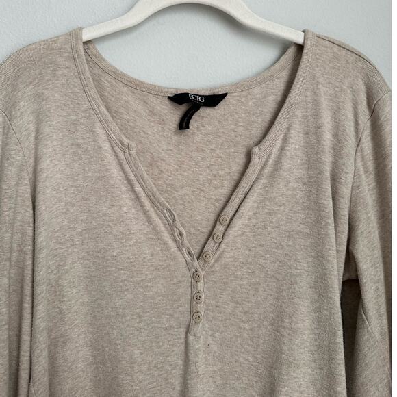 Vintage BCBG Paris Beige Long Sleeve Cotton Blend Henley Top Women's XL - Picture 3 of 6